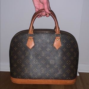 Louis Vuitton alma pm tote (non authentic)